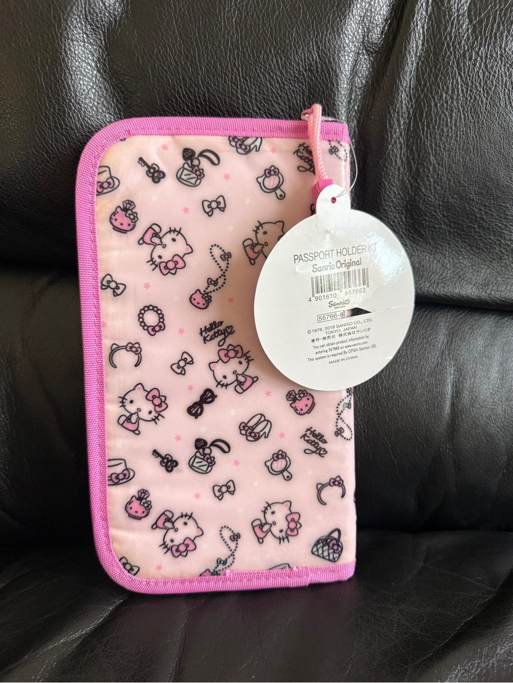 Hello Kitty Pink Sanrio Passport Holder Zippered New - Picture 2 of 6
